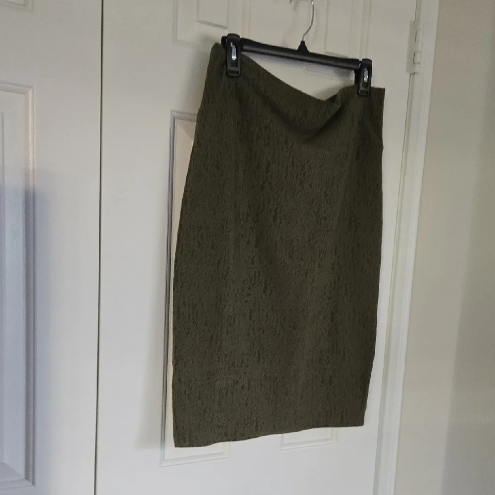 Elegant Olive Cassie Pencil Skirt- Large - Picture 7 of 8